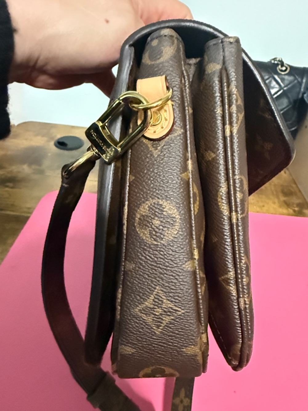 Louis Vuitton Monogram Pochette Métis Satchel in Brown and Tan - Picture 8 of 14